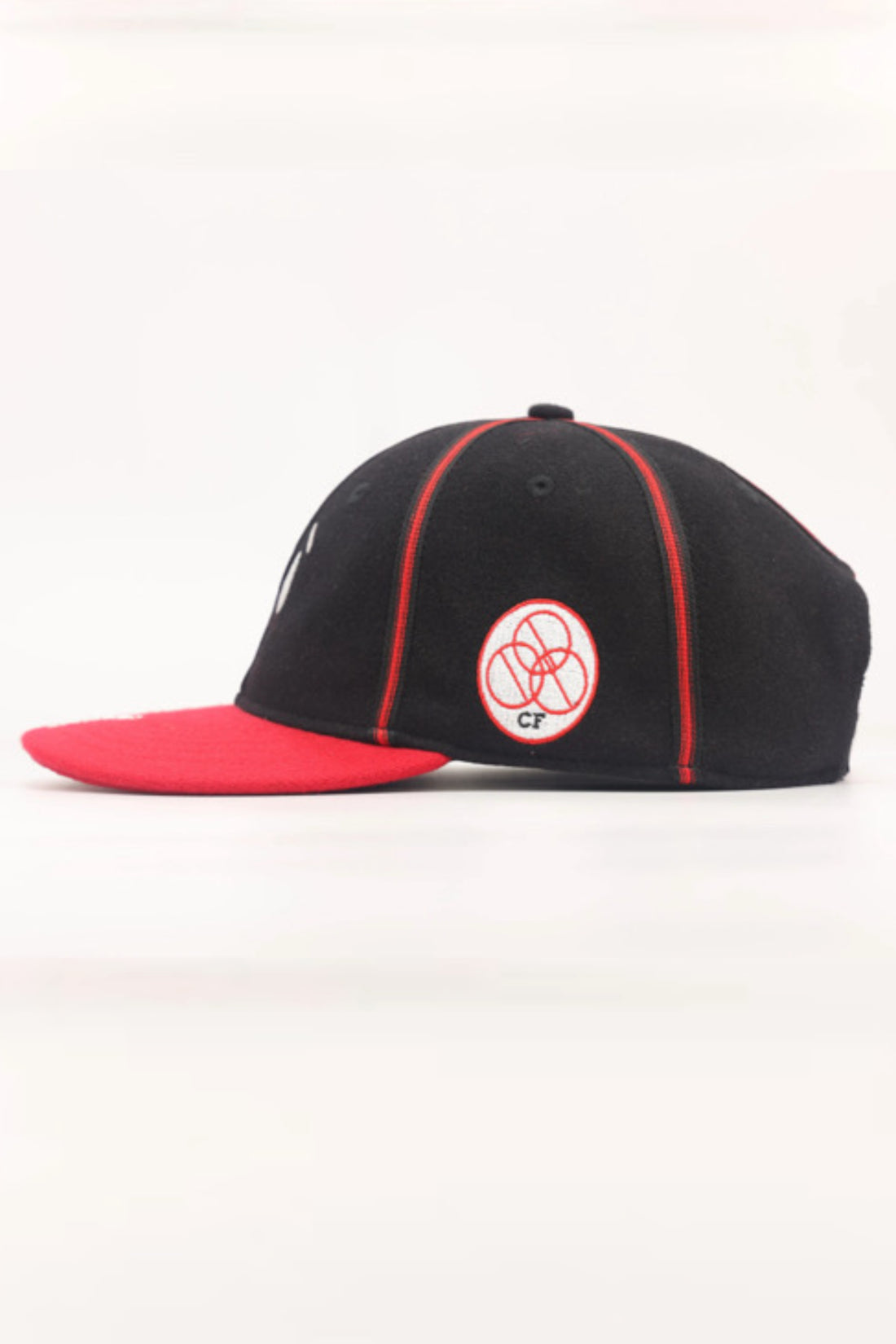 BLACK/RED STRAPBACK